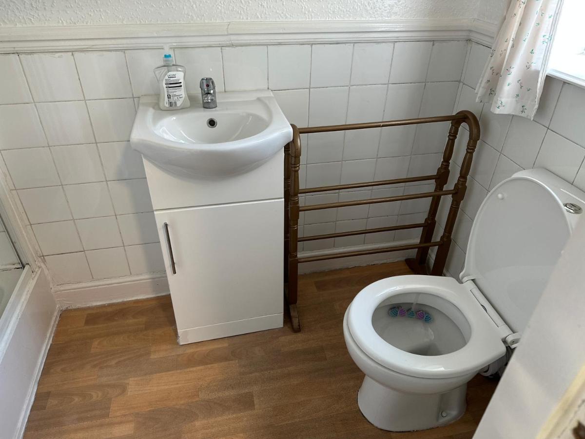 Tuxford House Guest house 2*