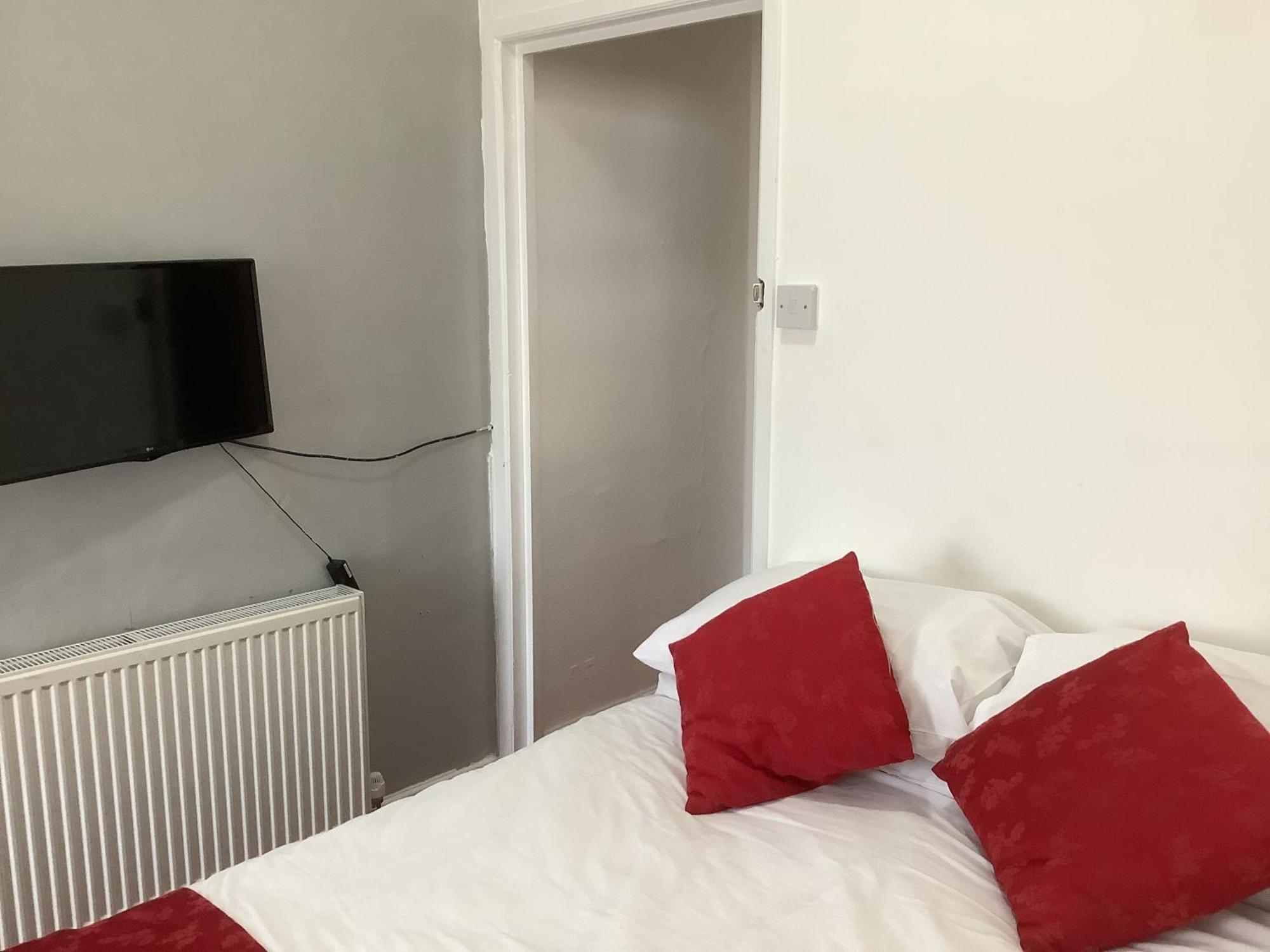 Tuxford House Guest house