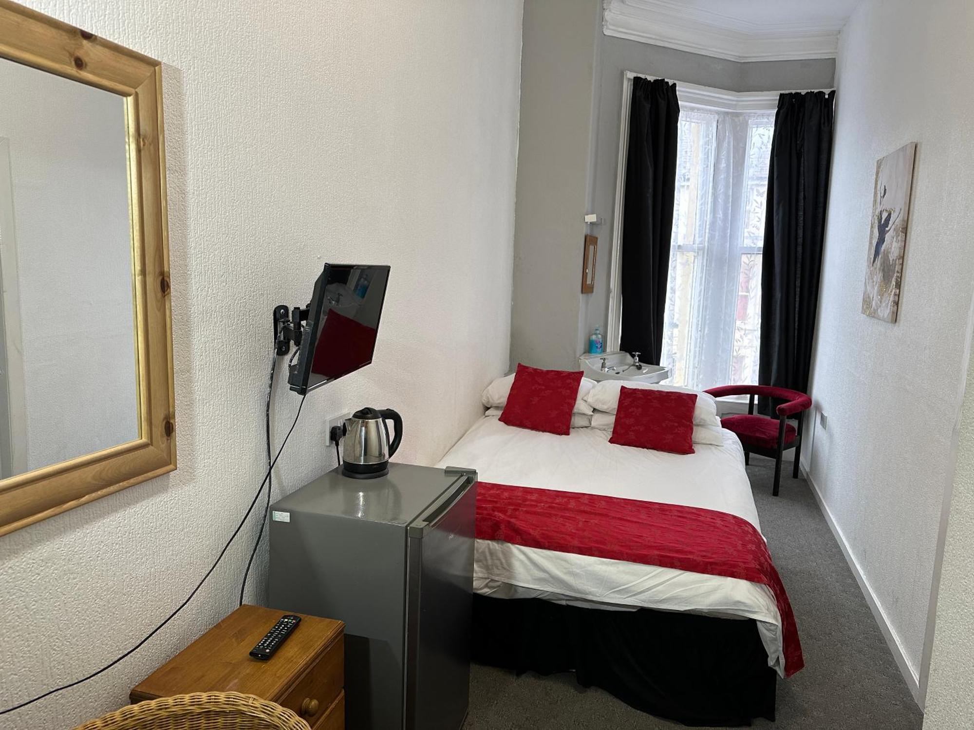 Tuxford House 2* Blackpool
