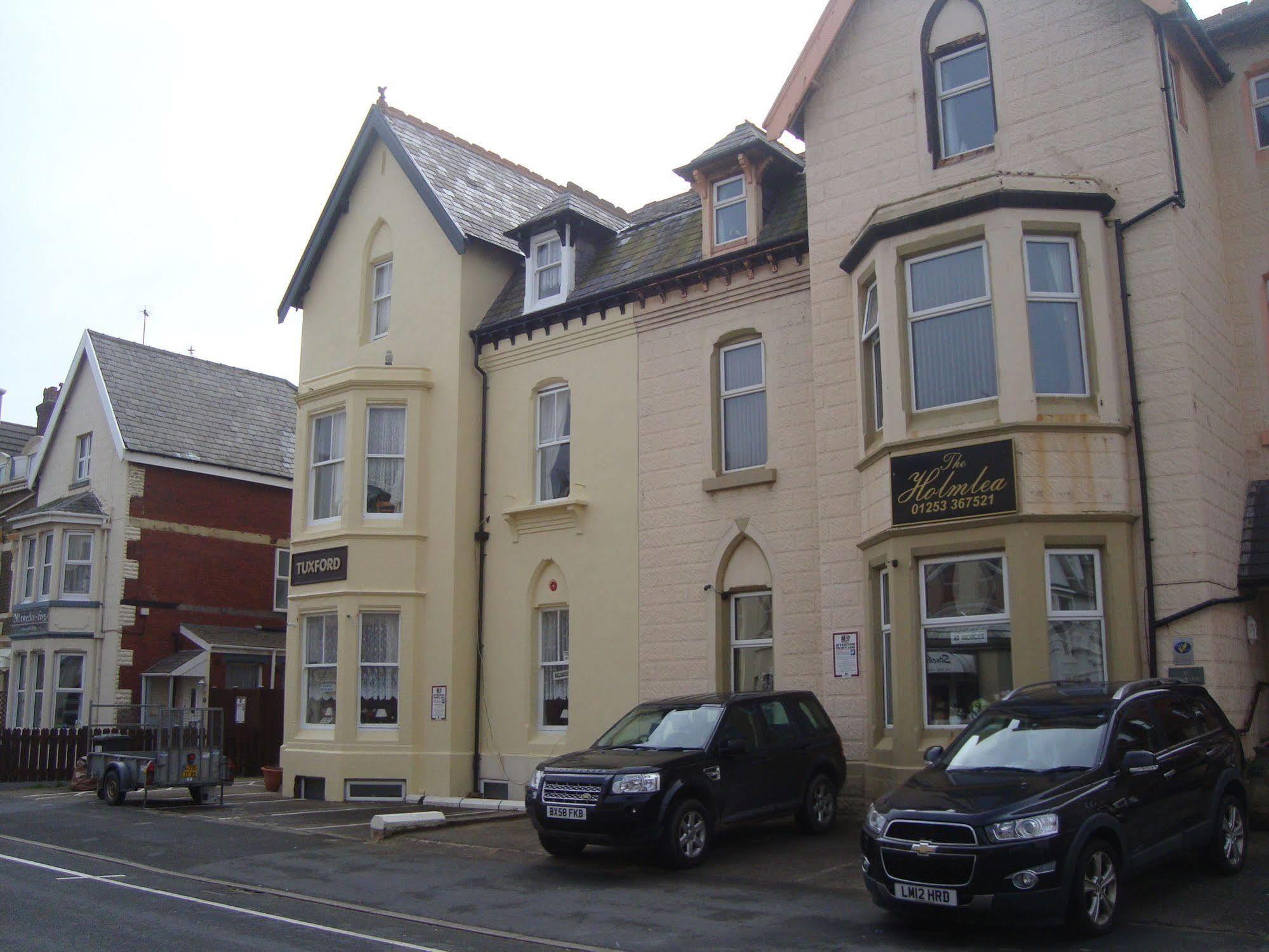 Tuxford House 2*