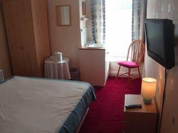Tuxford House Guest house