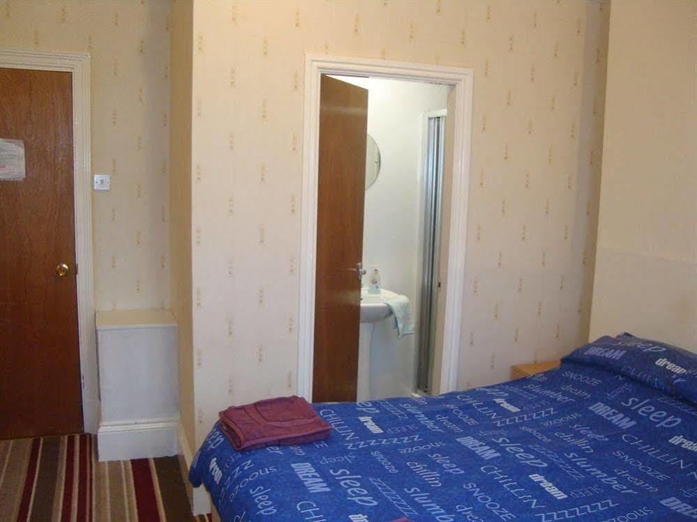 Tuxford House Гостевой дом Блэкпул